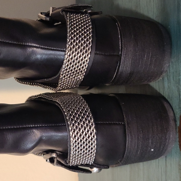 Boots - Picture 6 of 6